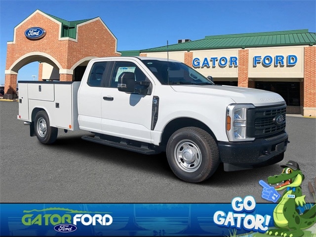 2025 Ford F-250 Super Duty XL's photo