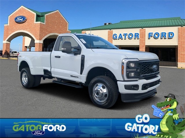 2026 Ford F-350 Super Duty XL's photo
