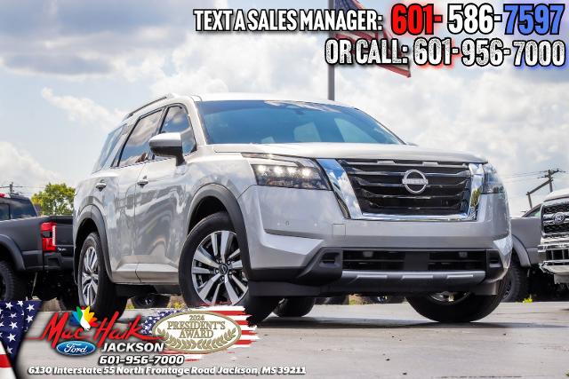 2025 Nissan Pathfinder SL