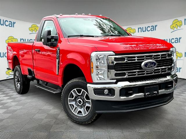2025 Ford F-350 Super Duty XLT's photo