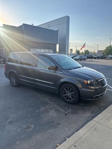 2016 Chrysler Town & Country