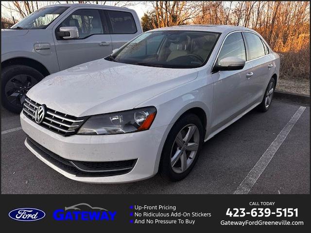 2013 Volkswagen Passat SE's photo