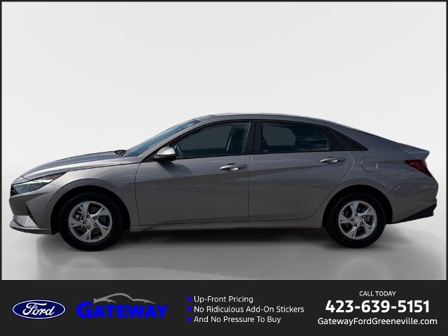 2023 Hyundai Elantra SE