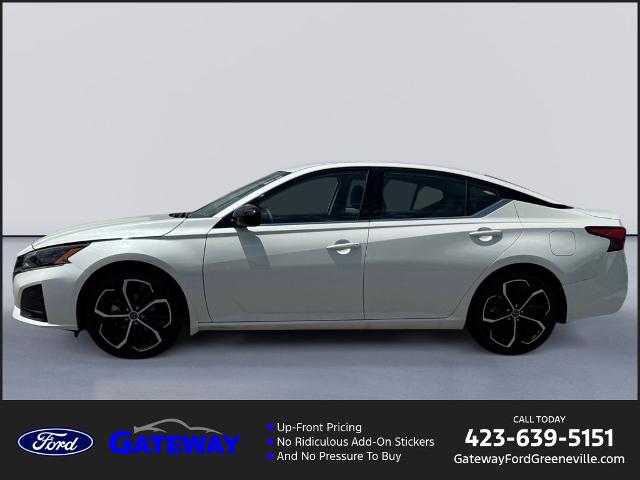 2025 Nissan Altima SR