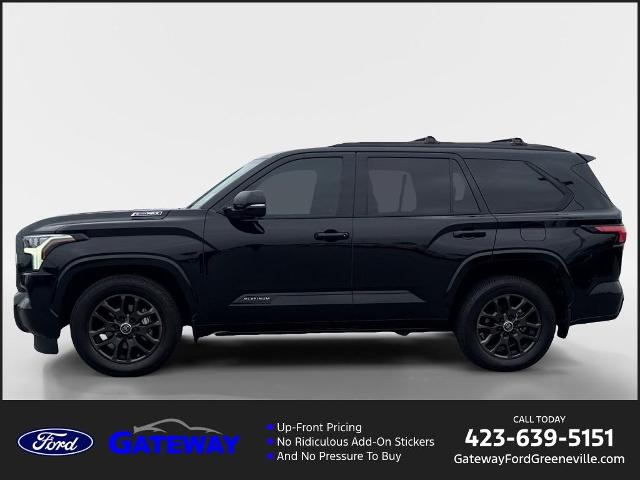 2023 Toyota Sequoia Platinum's photo