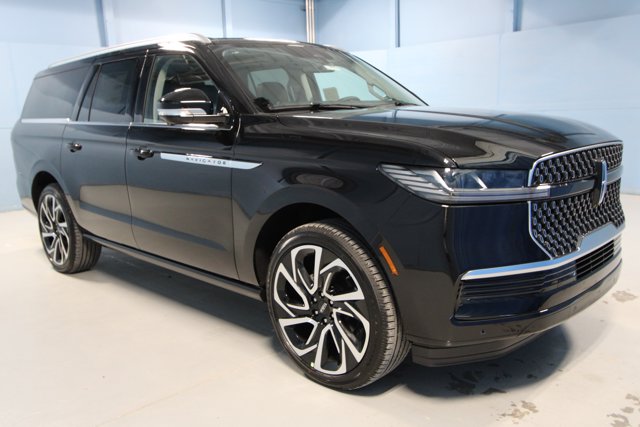 2027 Lincoln Navigator L Reserve