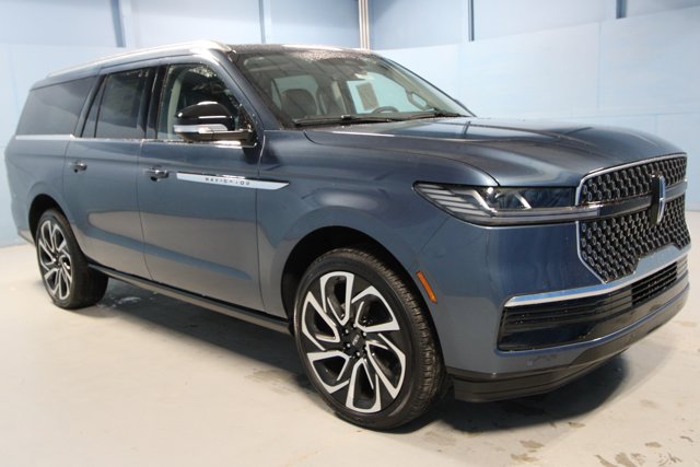 2027 Lincoln Navigator L Reserve