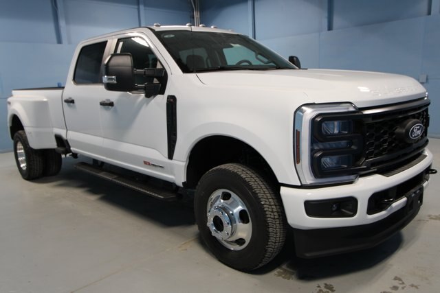2027 Ford Super Duty F-350 DRW XL