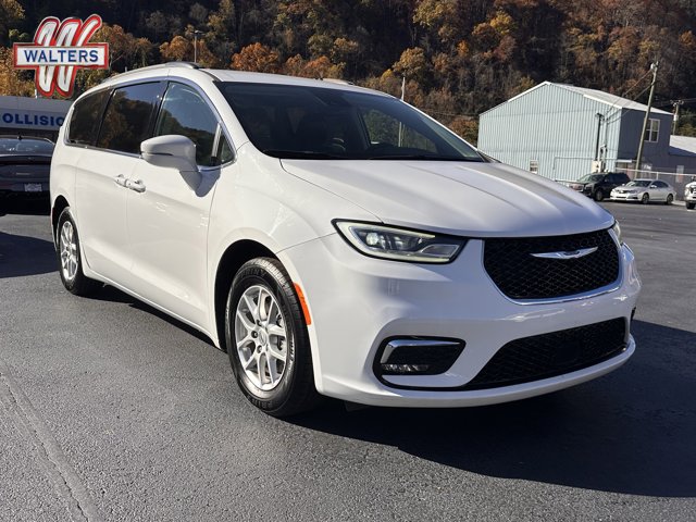 2022 Chrysler Pacifica Touring L's photo