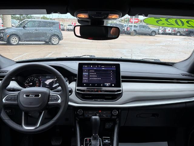 2025 Jeep Compass Limited - Photo 16
