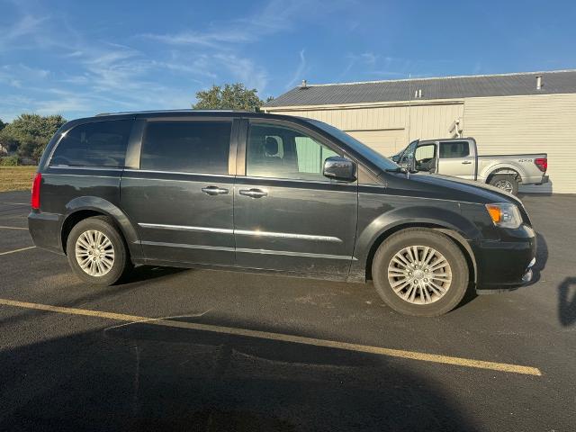 2016 Chrysler Town & Country