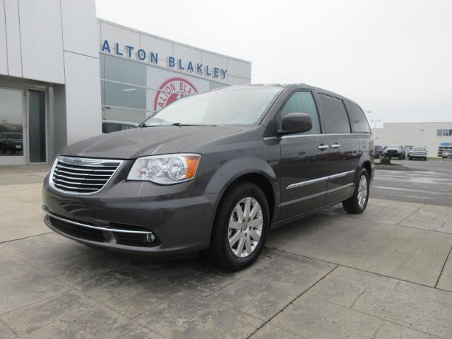 Used 2016 Chrysler Town & Country Touring with VIN 2C4RC1BG7GR247062 for sale in Somerset, KY