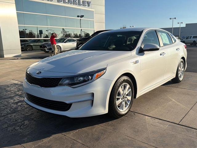 2018 Kia Optima LX's photo