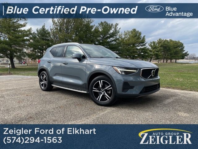 2023 Volvo XC40 B5 Core AWD's photo