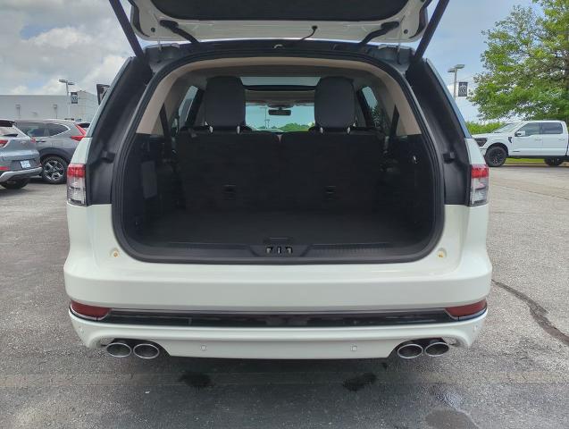 Vehicle Image 23