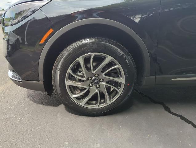 Vehicle Image 22