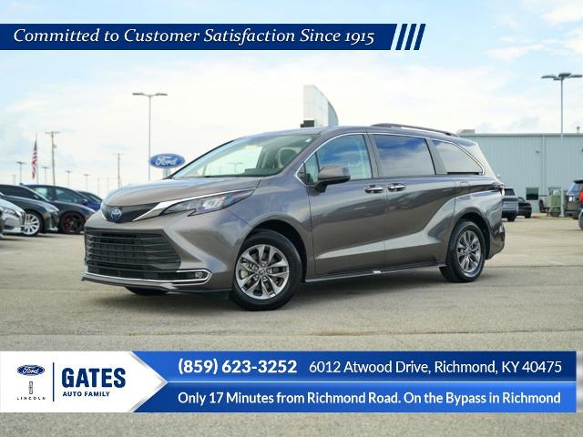 2024 Toyota Sienna XLE 7-Passenger