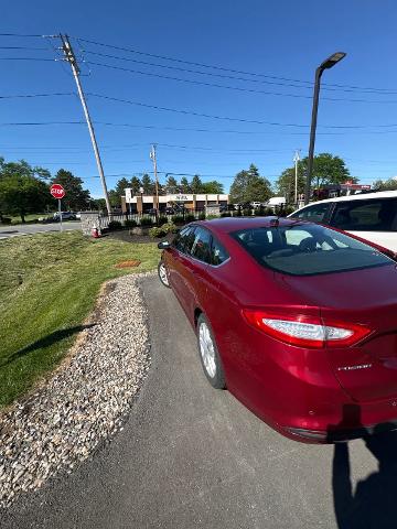 Used 2016 Ruby Red Tinted Clearcoat Ford SE image 29