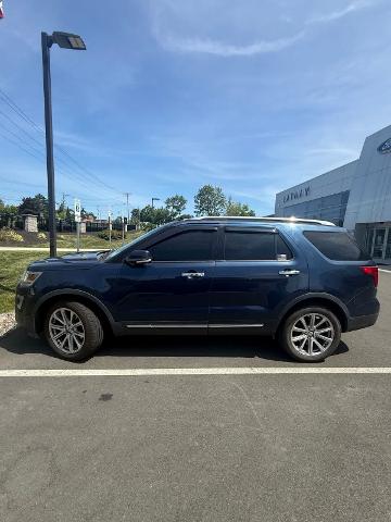 Used 2016 Blue Jeans Metallic Ford Limited image 12