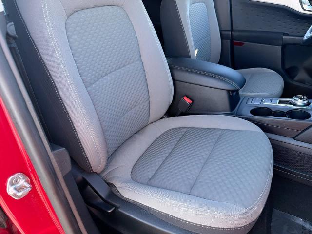 Used 2020 Rapid Red Metallic Tinted Clearcoat Ford SE image 58
