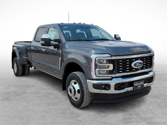 2025 Ford F-350 Super Duty Lariat's photo