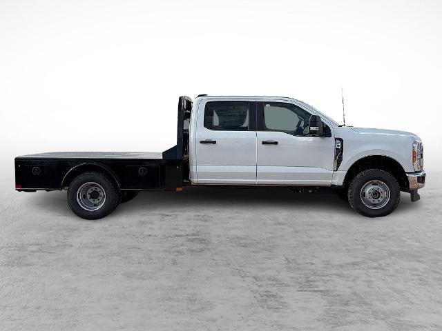New 2026 Oxford White Ford F-350® XL image 37