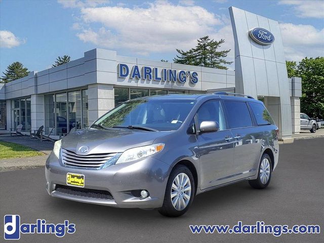 2017 Toyota Sienna XLE 7 Passenger