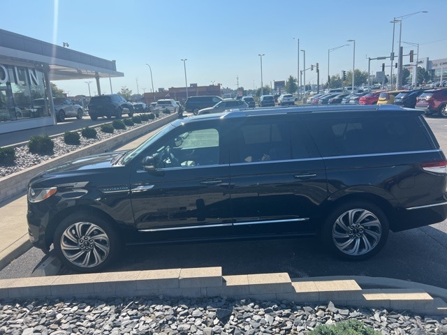 2022 Lincoln Navigator L