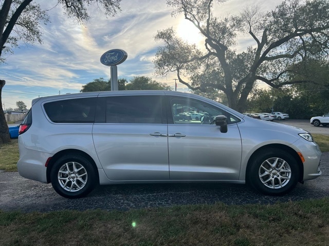 2024 Chrysler Pacifica