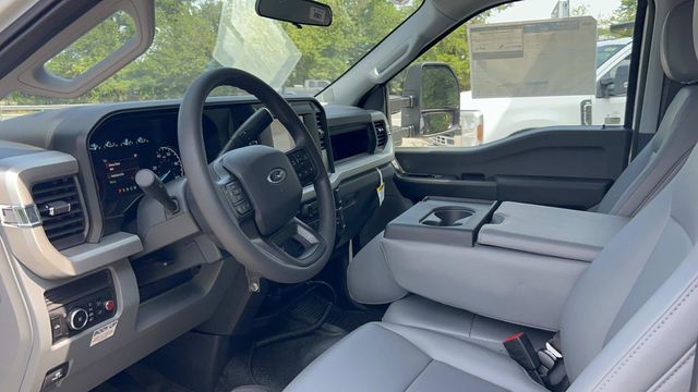 2025 Ford F-350 Super Duty Chassis Cab XL - Photo 23