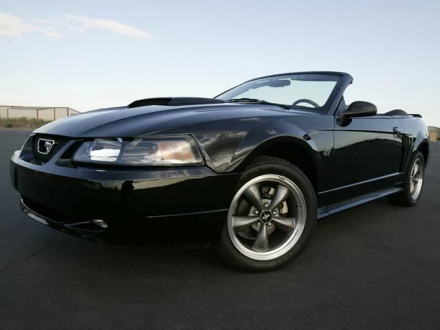 2004 Ford Mustang