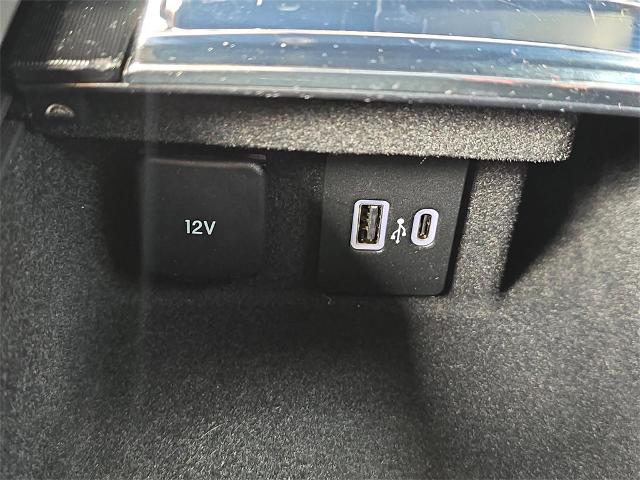 Vehicle Image 22