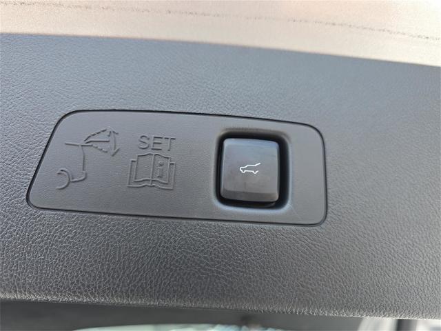 Vehicle Image 29