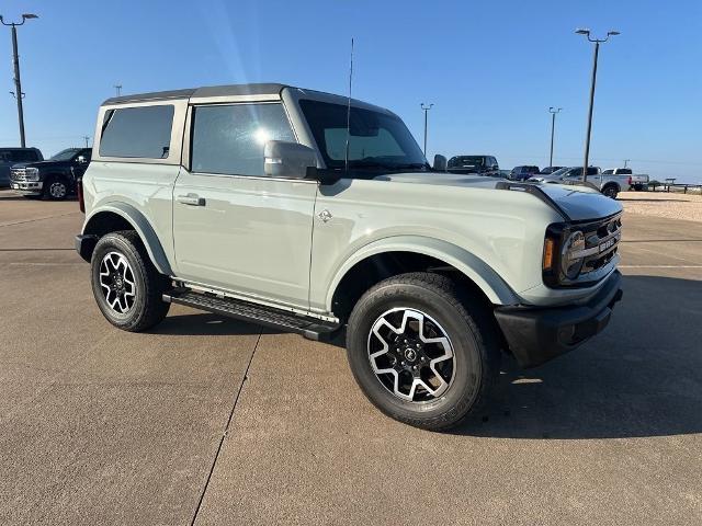 2022 Ford Bronco 2-Door Outer Banks's photo