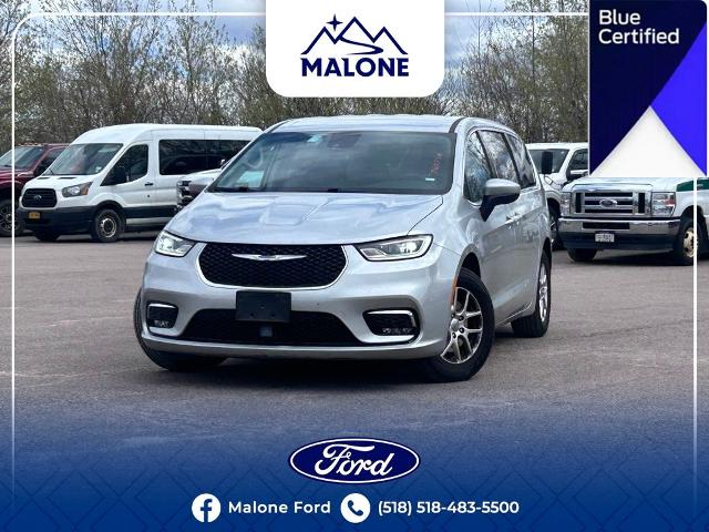 2023 Chrysler Pacifica Touring L's photo