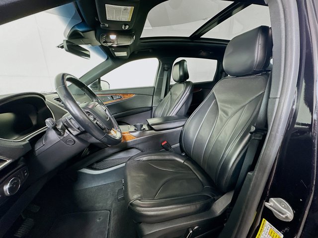 Vehicle Image 22