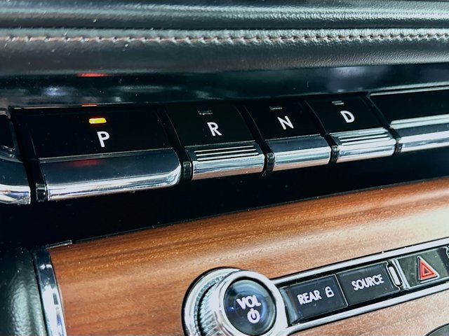 Vehicle Image 17