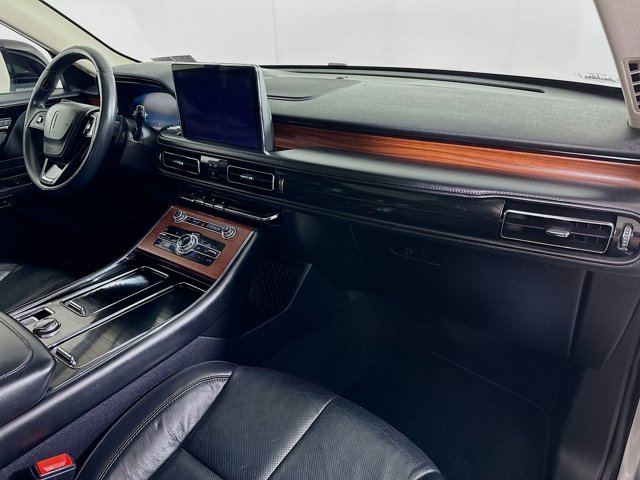 Vehicle Image 32