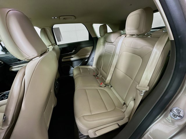 Vehicle Image 23
