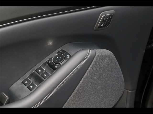 2025 Ford Mustang Mach-E Premium - Photo 17