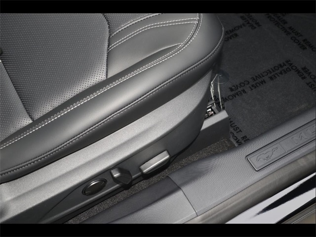 2025 Ford Mustang Mach-E Premium - Photo 9