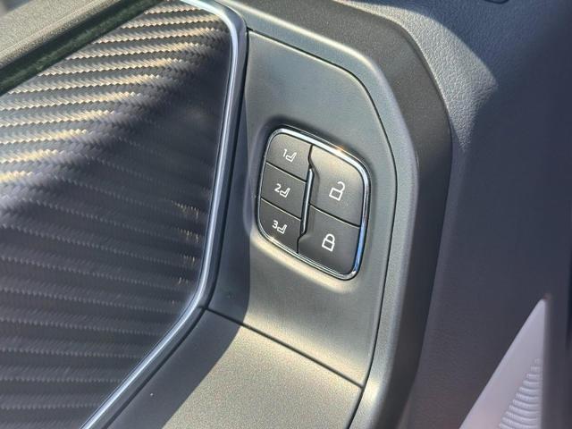 Used 2025 Green Ford  image 18