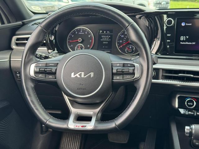 Used 2022 Wolf Gray Kia  image 12
