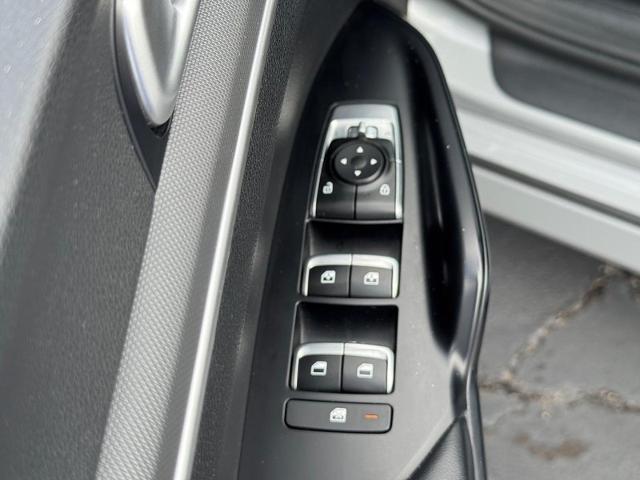 Used 2022 Wolf Gray Kia  image 15