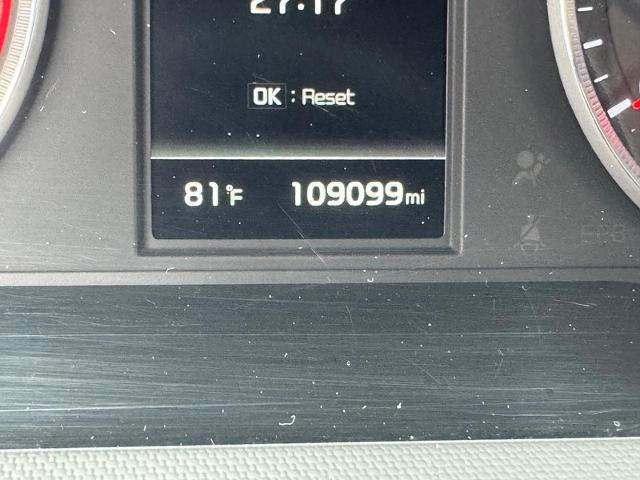 Used 2022 Wolf Gray Kia  image 21