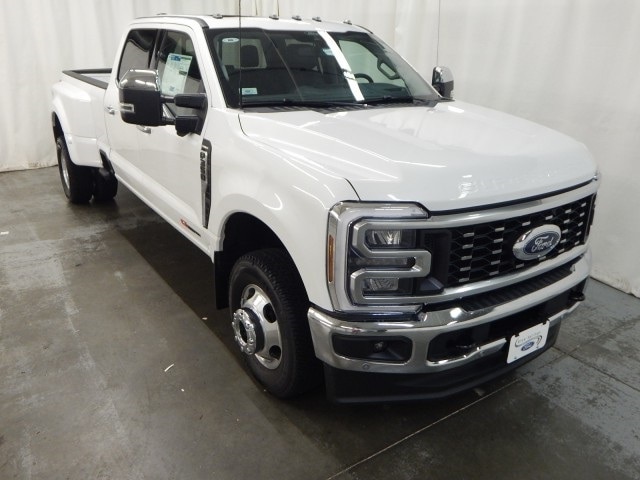 New 2025 Ford Super Duty F-350 DRW LARIAT New 2025 Ford Super Duty F-350 DRW LARIAT