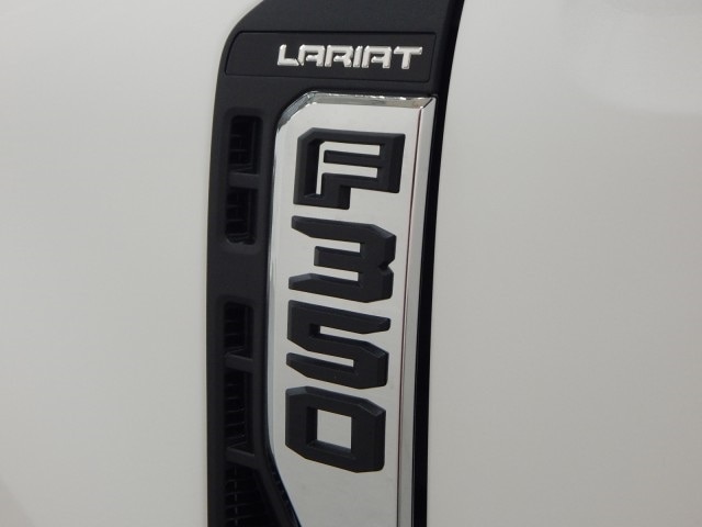 New 2025 Ford Super Duty F-350 DRW LARIAT New 2025 Ford Super Duty F-350 DRW LARIAT