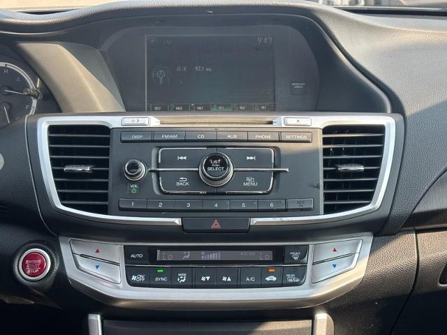 Used 2014 Alabaster Silver Metallic Honda  image 14