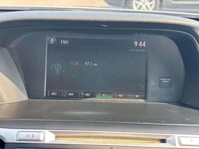 Used 2014 Alabaster Silver Metallic Honda  image 21