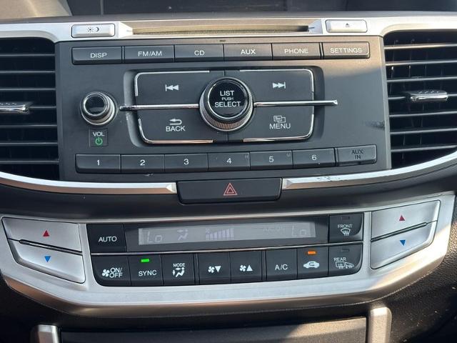 Used 2014 Alabaster Silver Metallic Honda  image 23